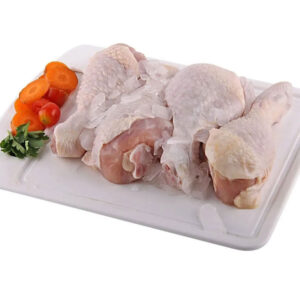Patas de pollo congelado.